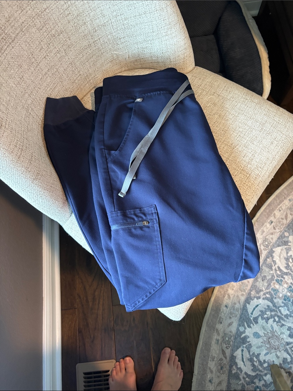 FIGS Women’s Navy Zamora Jogger Scrubs In Size Medium